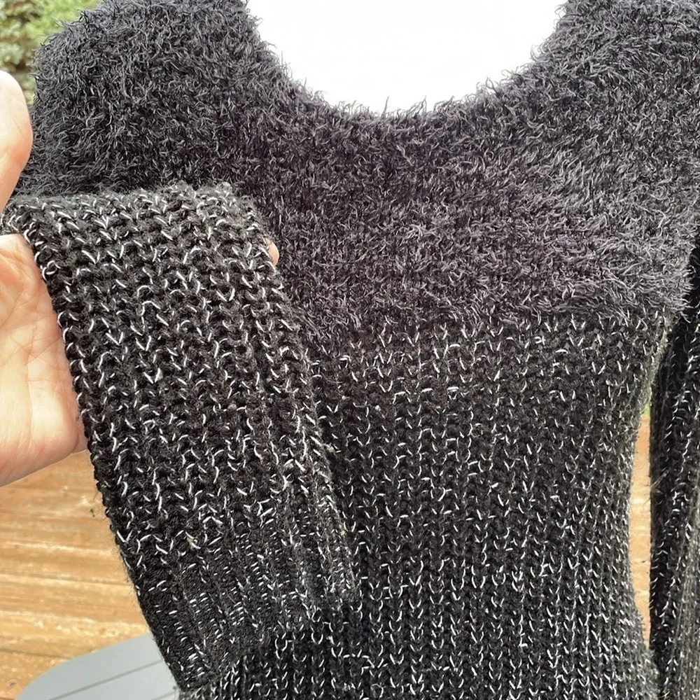 Context Lord & Taylor Fuzzy Sweater Pullover XS, Black & White, GC, - Picture 8 of 16